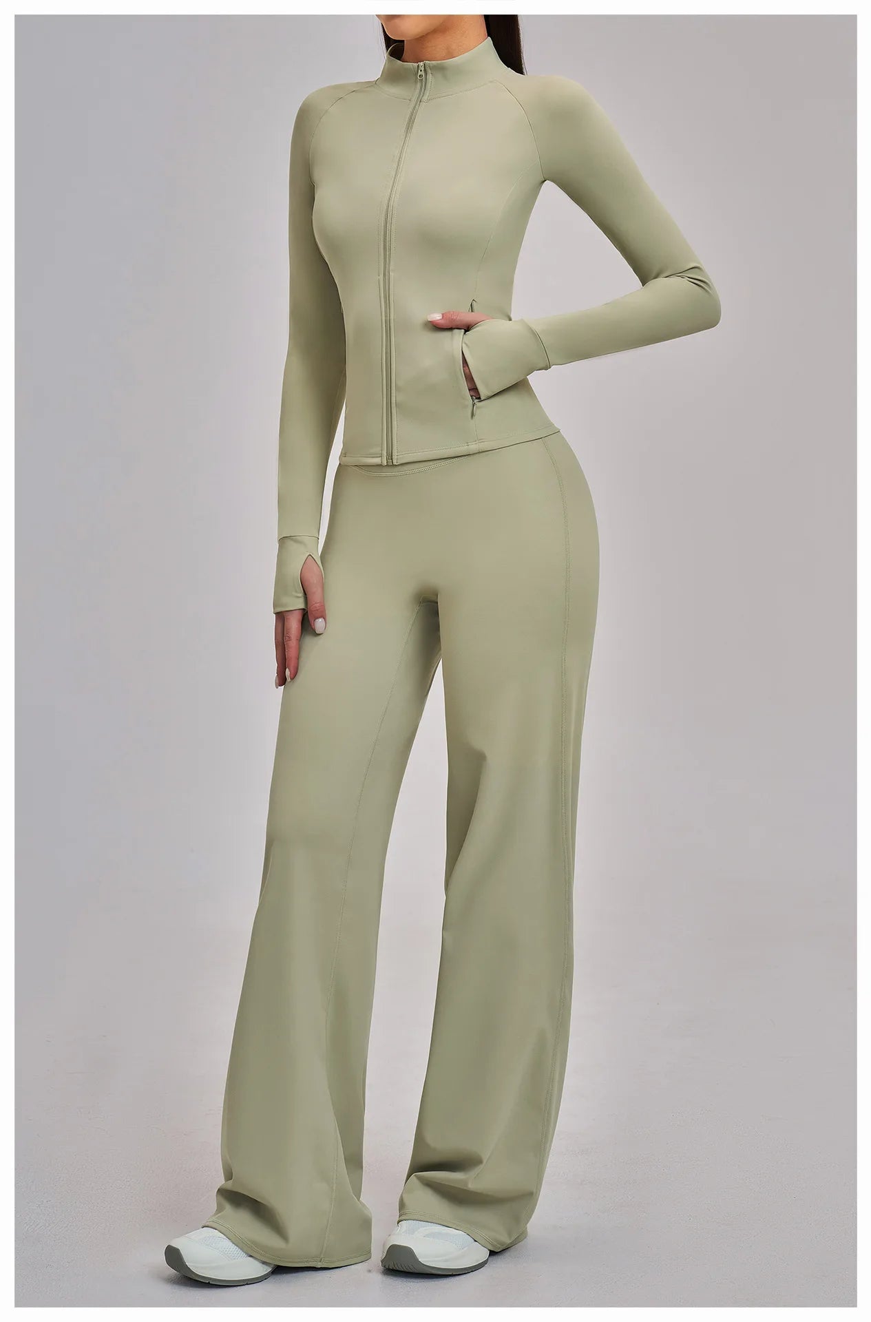VM's Yoga Suit SPECIFICATIONSApplicable scenario: Running, fitness equipment, fitness, sports trends, cycling, extreme challenges, hiking, camping, dancingAppropriate season: Summer/Winter/Spring/AutumnBlocking: RegularBrand Name: NoEnName_NullCN: Guangdo