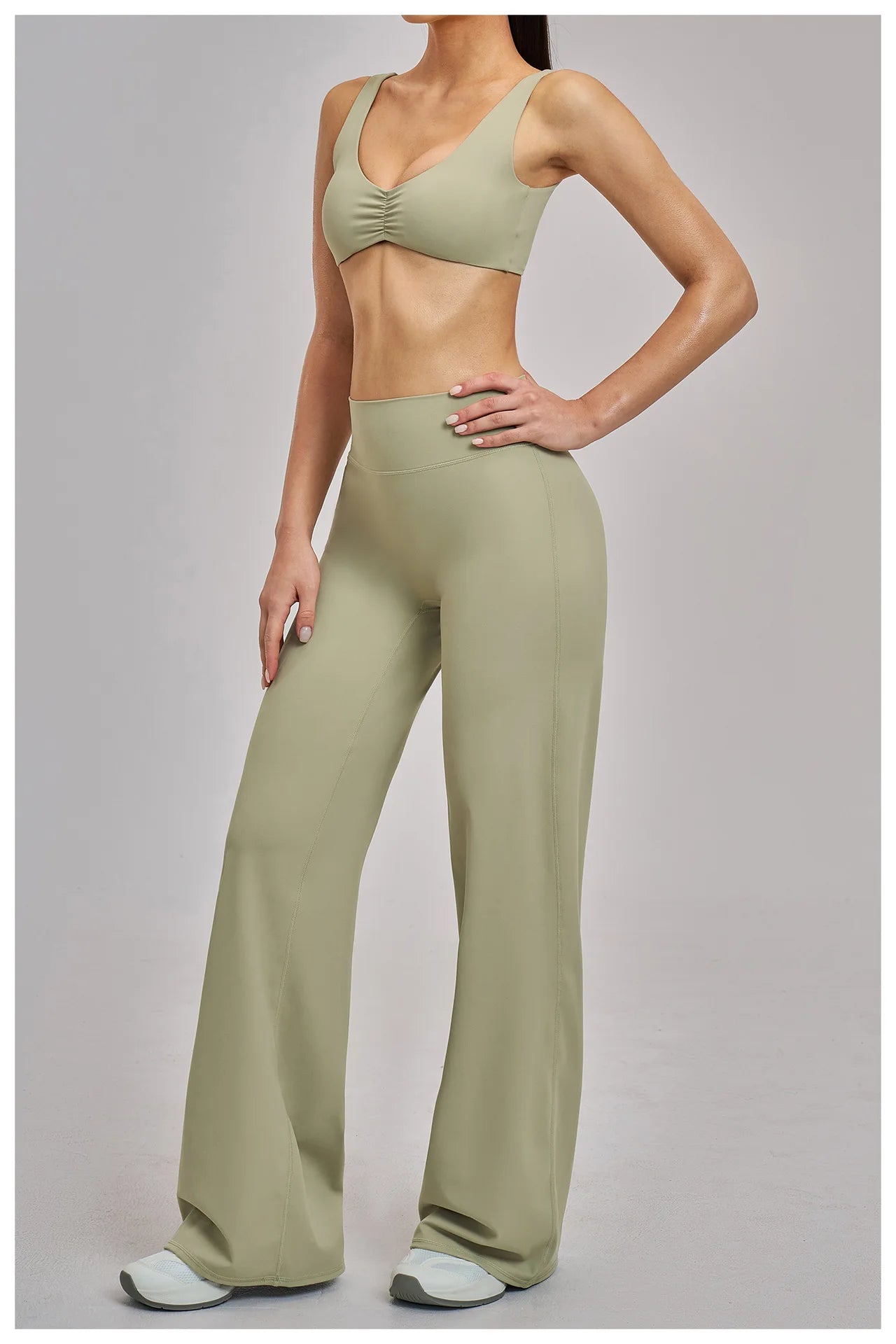 VM's Yoga Suit SPECIFICATIONSApplicable scenario: Running, fitness equipment, fitness, sports trends, cycling, extreme challenges, hiking, camping, dancingAppropriate season: Summer/Winter/Spring/AutumnBlocking: RegularBrand Name: NoEnName_NullCN: Guangdo