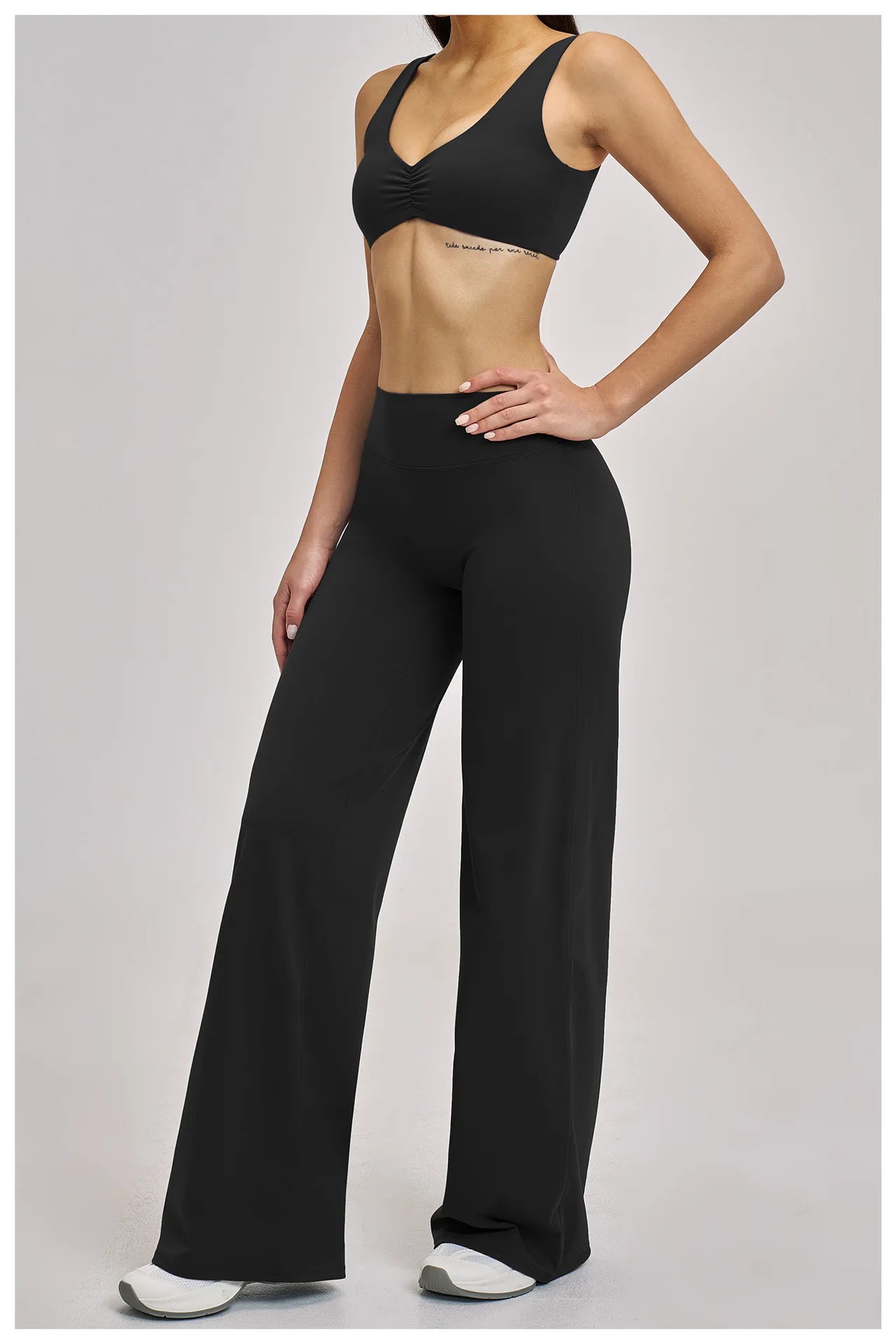 VM's Yoga Suit SPECIFICATIONSApplicable scenario: Running, fitness equipment, fitness, sports trends, cycling, extreme challenges, hiking, camping, dancingAppropriate season: Summer/Winter/Spring/AutumnBlocking: RegularBrand Name: NoEnName_NullCN: Guangdo