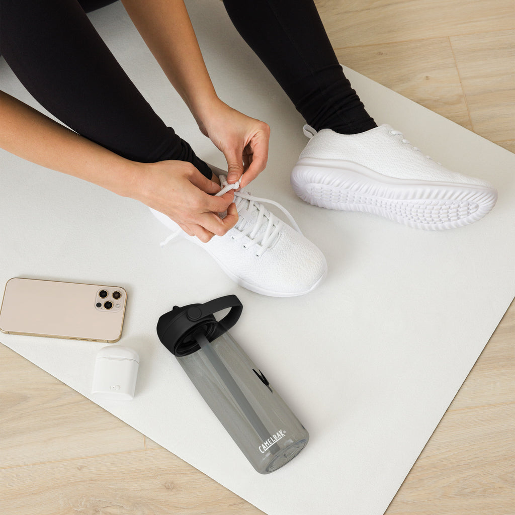 VM Flip Straw Water Bottle Stay hydrated in style with this flip straw water bottle, made from 50% recycled plastic. Resistant to stains, shattering, and odors, it keeps your drinks fresh, while the leak-proof cover and bite valve prevent spills. This ext