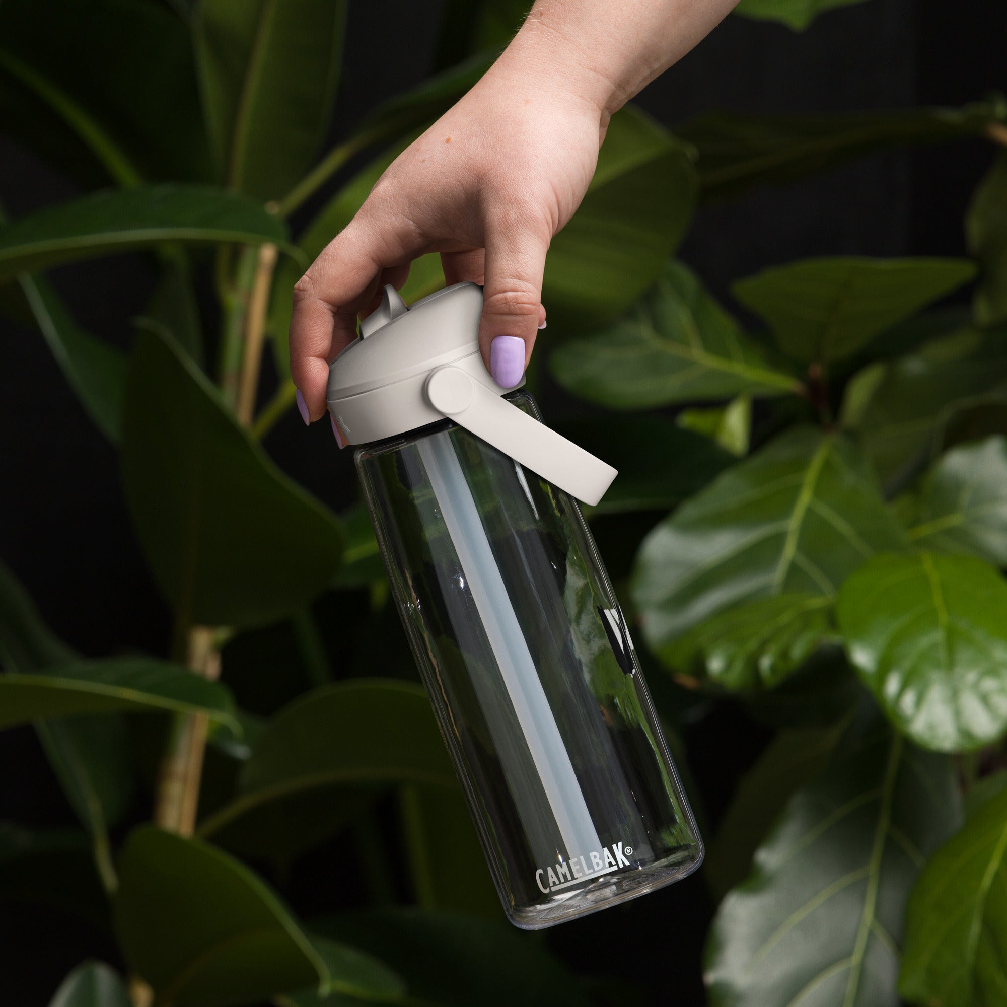 VM Flip Straw Water Bottle Stay hydrated in style with this flip straw water bottle, made from 50% recycled plastic. Resistant to stains, shattering, and odors, it keeps your drinks fresh, while the leak-proof cover and bite valve prevent spills. This ext