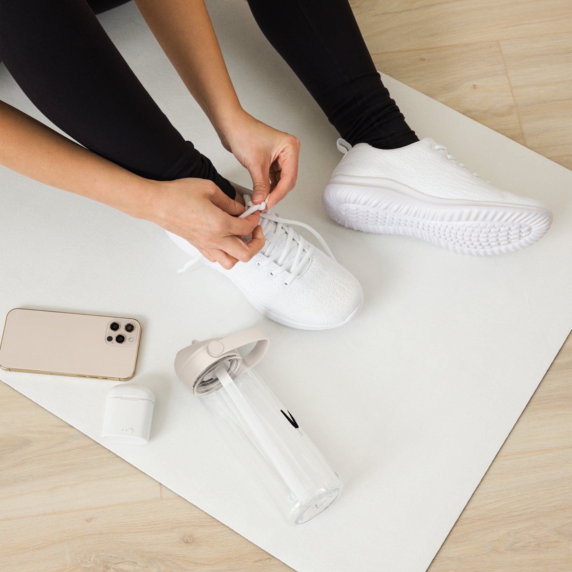 VM Flip Straw Water Bottle Stay hydrated in style with this flip straw water bottle, made from 50% recycled plastic. Resistant to stains, shattering, and odors, it keeps your drinks fresh, while the leak-proof cover and bite valve prevent spills. This ext