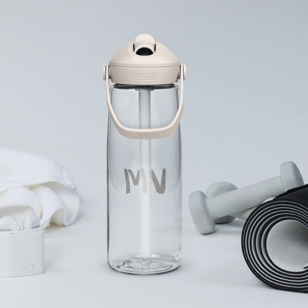 VM Flip Straw Water Bottle Stay hydrated in style with this flip straw water bottle, made from 50% recycled plastic. Resistant to stains, shattering, and odors, it keeps your drinks fresh, while the leak-proof cover and bite valve prevent spills. This ext