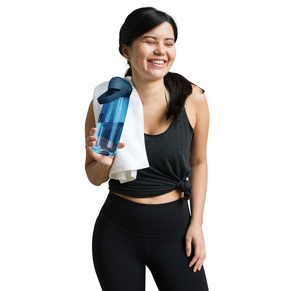 VM Flip Straw Water Bottle Stay hydrated in style with this flip straw water bottle, made from 50% recycled plastic. Resistant to stains, shattering, and odors, it keeps your drinks fresh, while the leak-proof cover and bite valve prevent spills. This ext