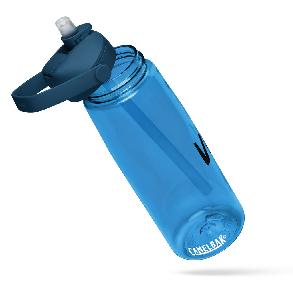VM Flip Straw Water Bottle Stay hydrated in style with this flip straw water bottle, made from 50% recycled plastic. Resistant to stains, shattering, and odors, it keeps your drinks fresh, while the leak-proof cover and bite valve prevent spills. This ext
