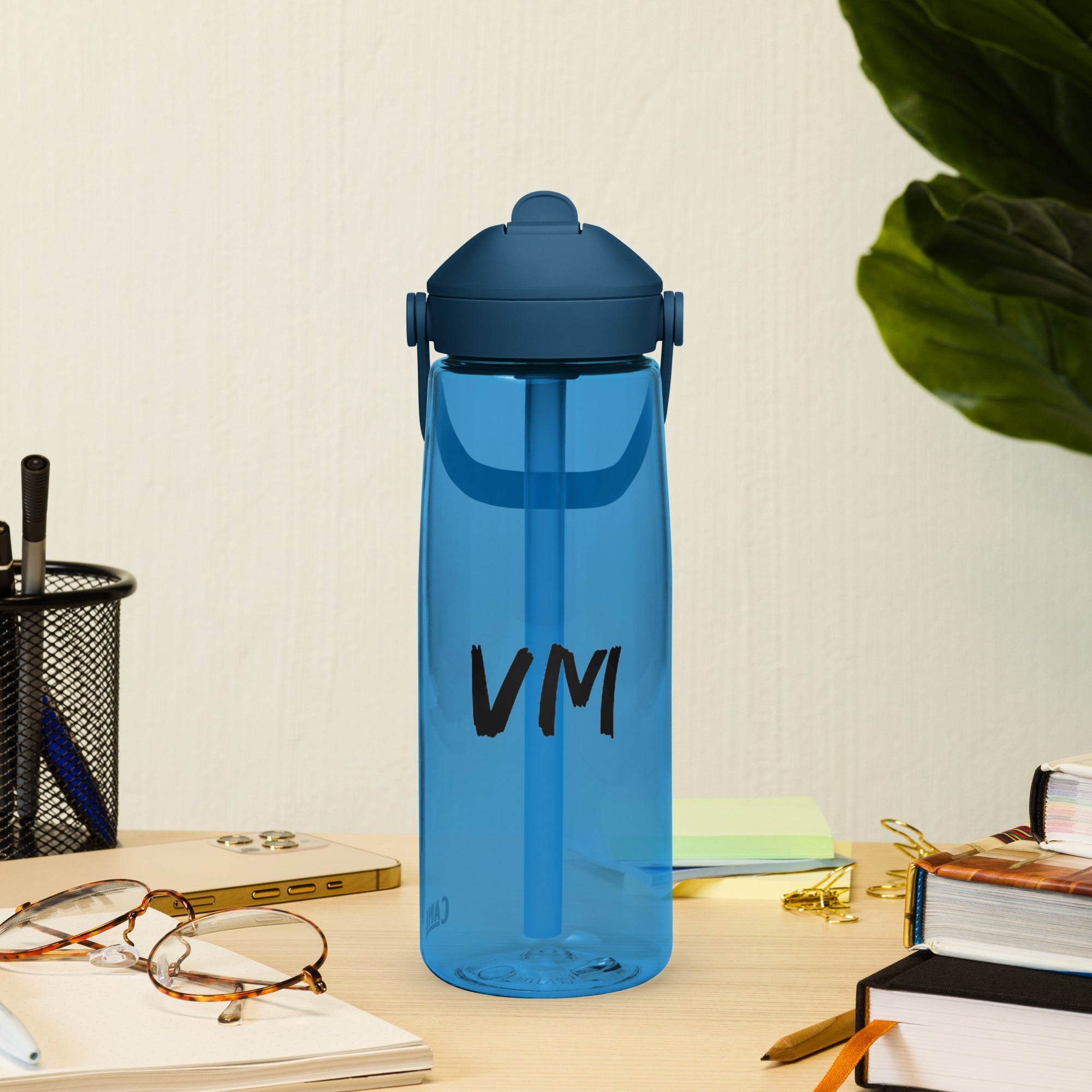 VM Flip Straw Water Bottle Stay hydrated in style with this flip straw water bottle, made from 50% recycled plastic. Resistant to stains, shattering, and odors, it keeps your drinks fresh, while the leak-proof cover and bite valve prevent spills. This ext