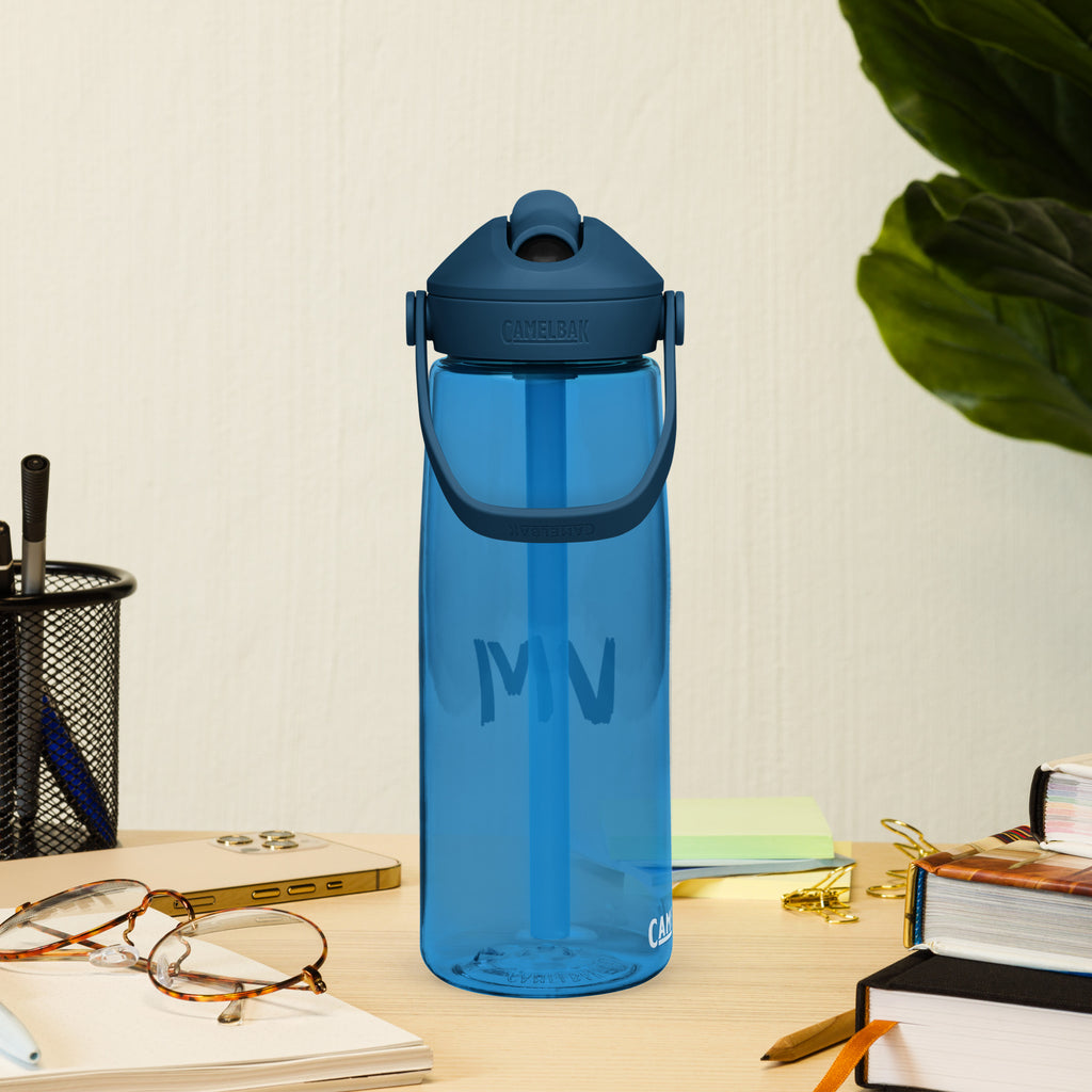 VM Flip Straw Water Bottle Stay hydrated in style with this flip straw water bottle, made from 50% recycled plastic. Resistant to stains, shattering, and odors, it keeps your drinks fresh, while the leak-proof cover and bite valve prevent spills. This ext