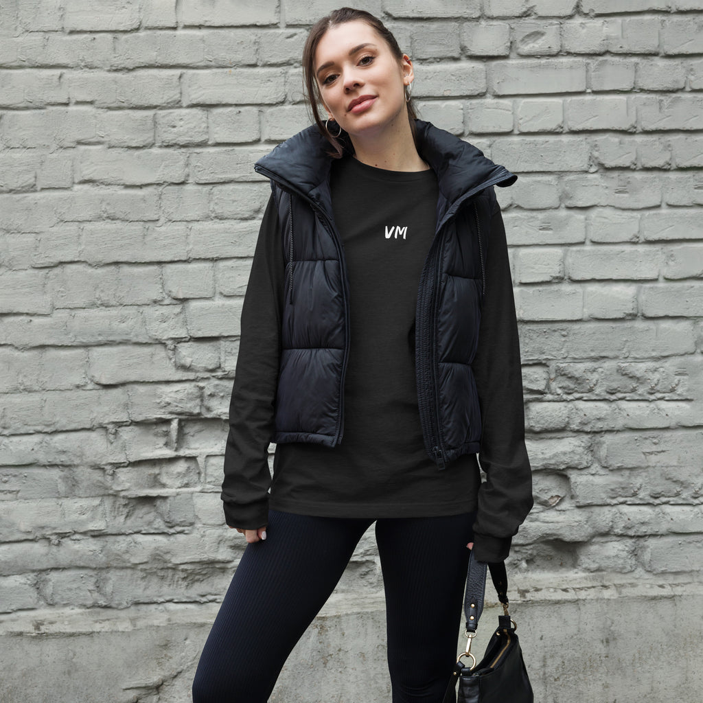 VM Unisex Long Sleeve Tee Enrich your wardrobe with a versatile long sleeve tee. For a casual look, combine it with your favorite jeans, and layer it with a button-up shirt, a zip-up hoodie, or a snazzy jacket. Dress it up with formal trousers or chinos t